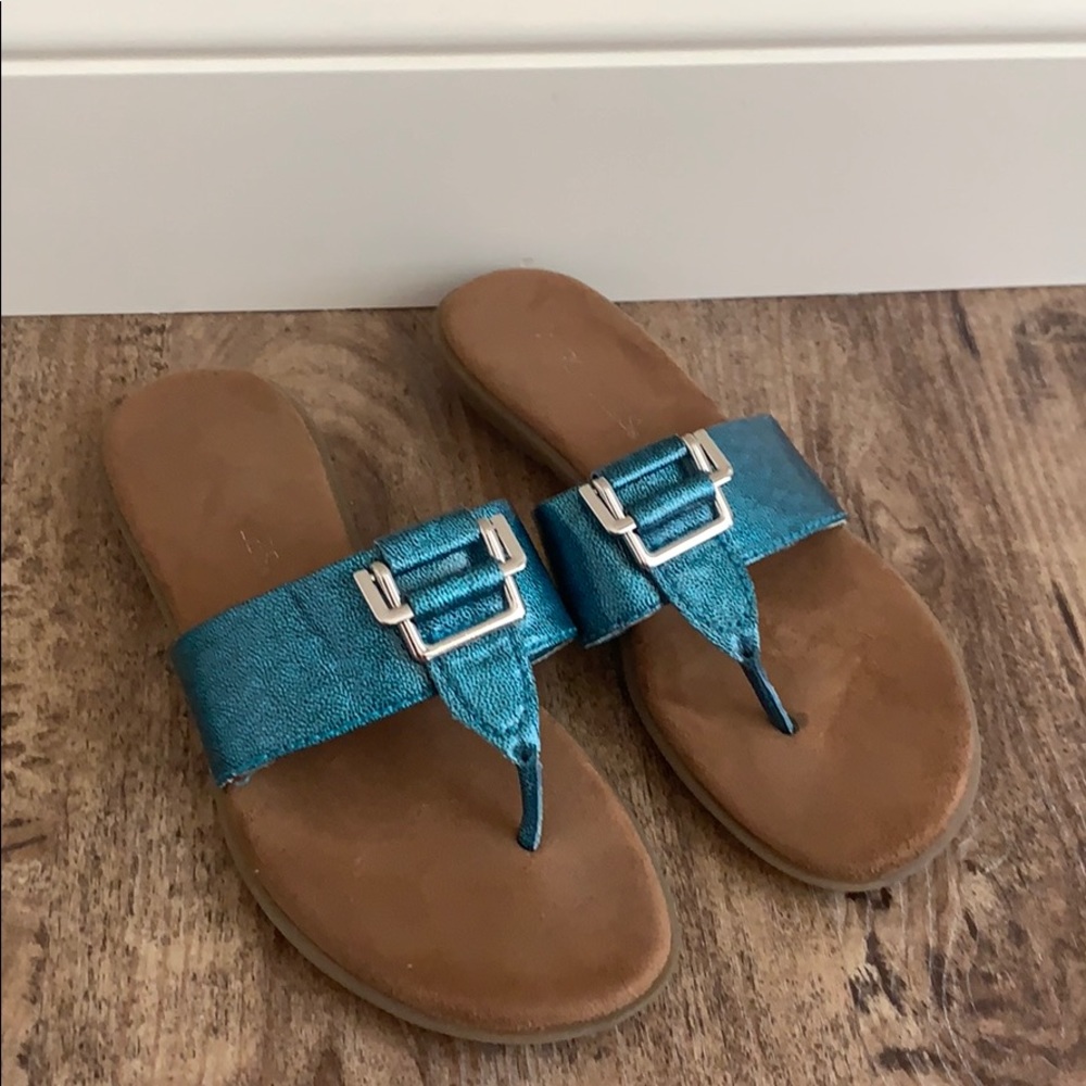 Aerosoles Savvy sandal.